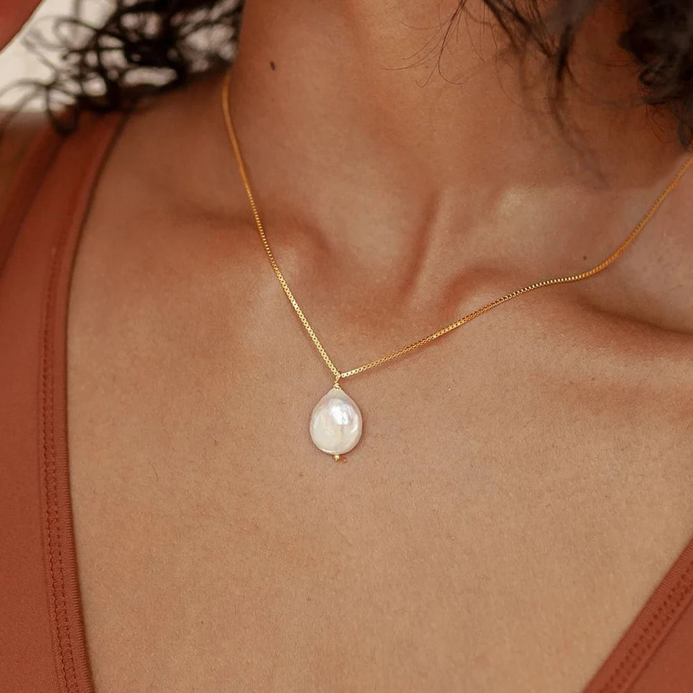 Isla Pearl Choker — Natural Freshwater Pendant Necklace in 316L Gold Stainless Steel